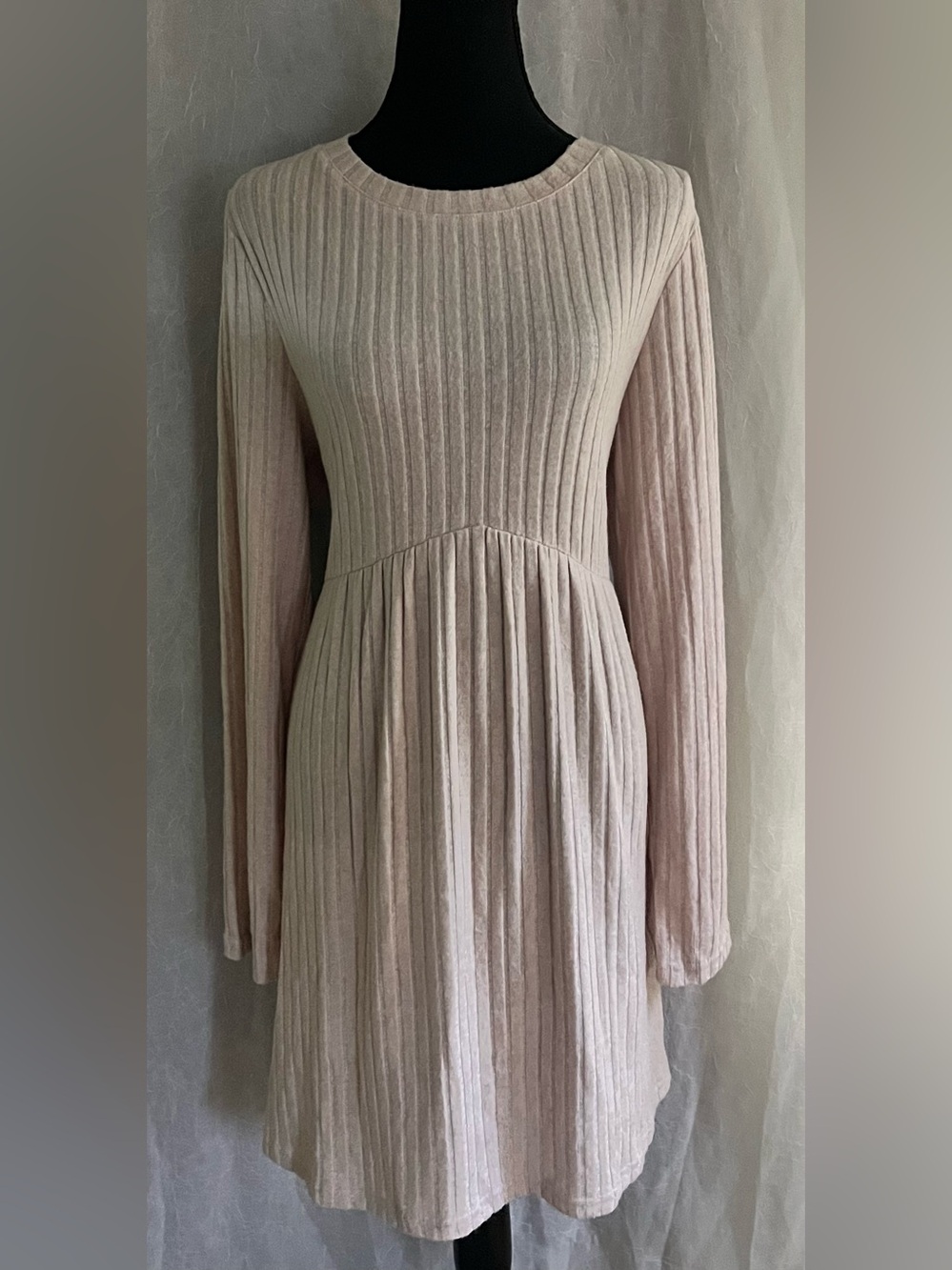 NWT beige Long Sleeve Ribbed Knit & velvet dress